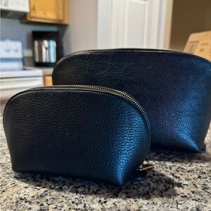 Cuyana Travel Set in Black Pebbled Leather